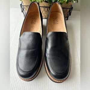 Naturalizer Black Leather Slip-On Loafers
